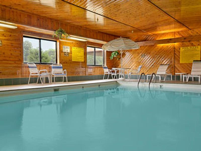 Super 8 By Wyndham Bloomington University Area Exterior foto